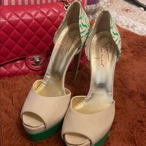 Walter Steiger Cream Canvas Peep-Toe Pumps with Green Platform and Printed Heel